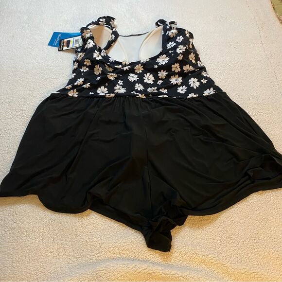 SlimSwim 3X swimsuit Black and White Vinca Floral Print Tank style with Shorts - Picture 8 of 12